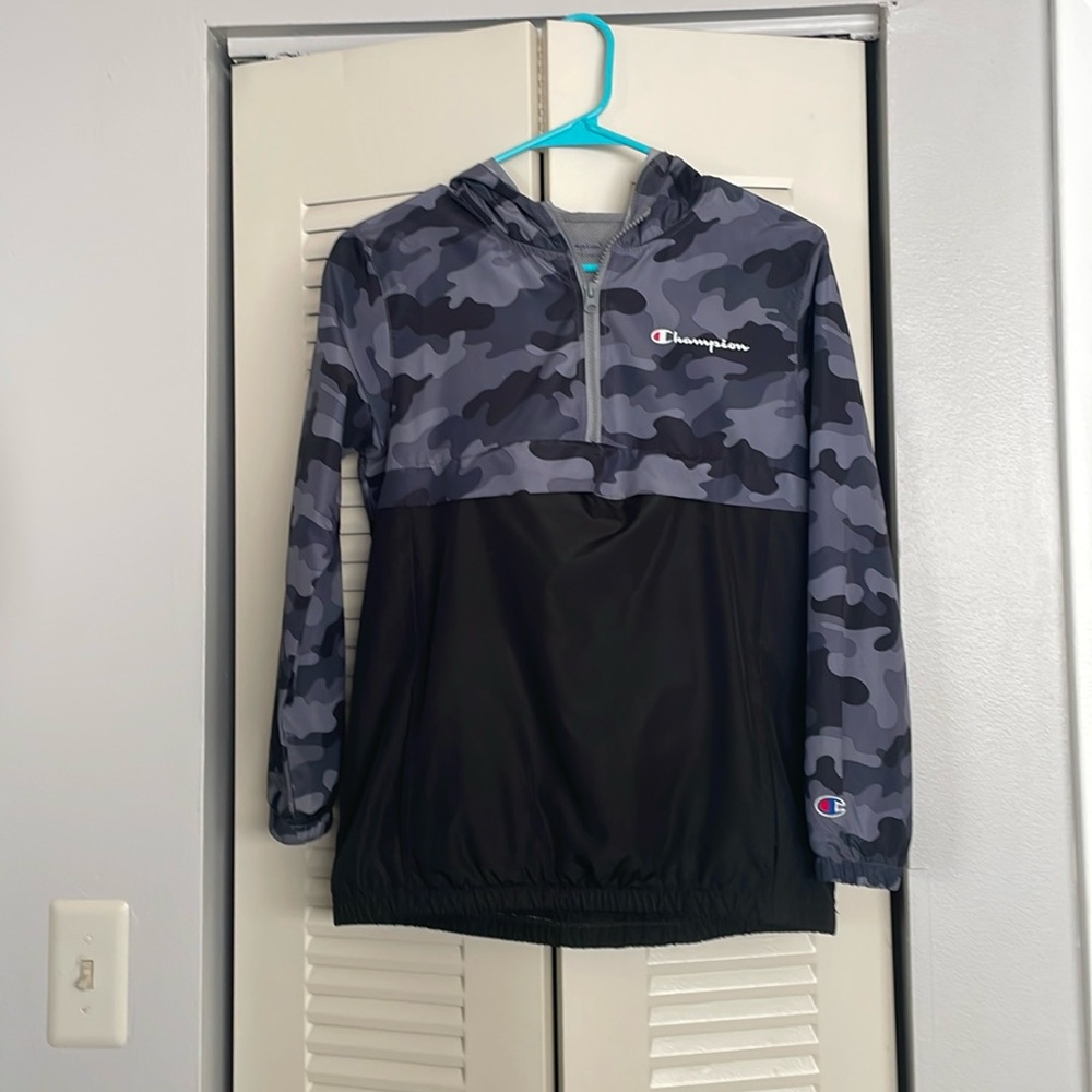 Boys Champion pullover rain jacket size medium